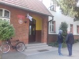 Krzyki, słowa oburzenia podczas egzaminu gimnazjalnego w Podwiesku 
