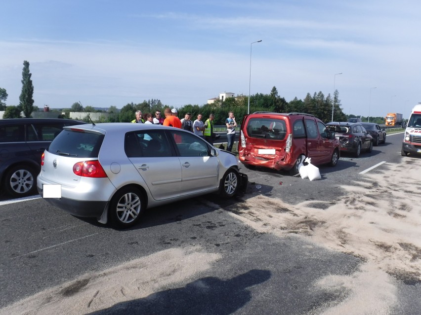 Dwa wypadki na autostradzie A4. Utrudnienia koło Bochni