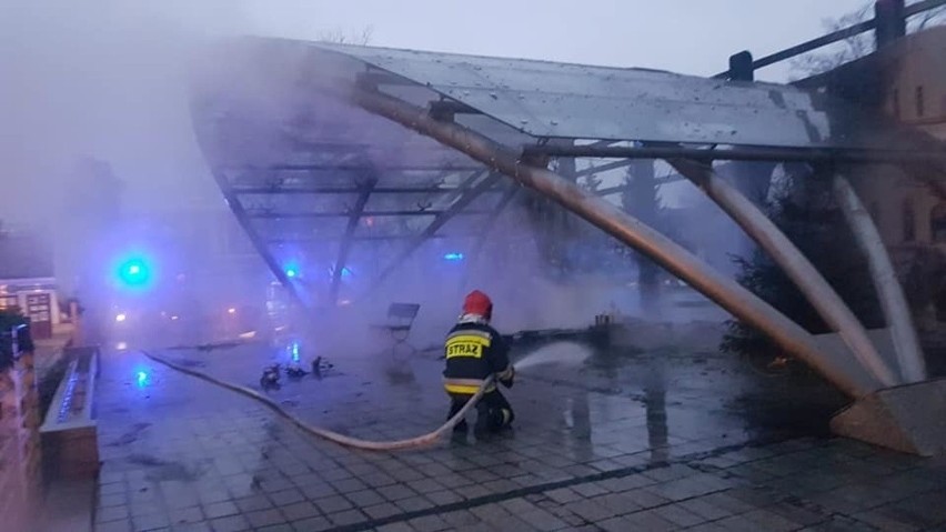 Pożar na Rynku w Ustroniu. Spaliła się część sceny