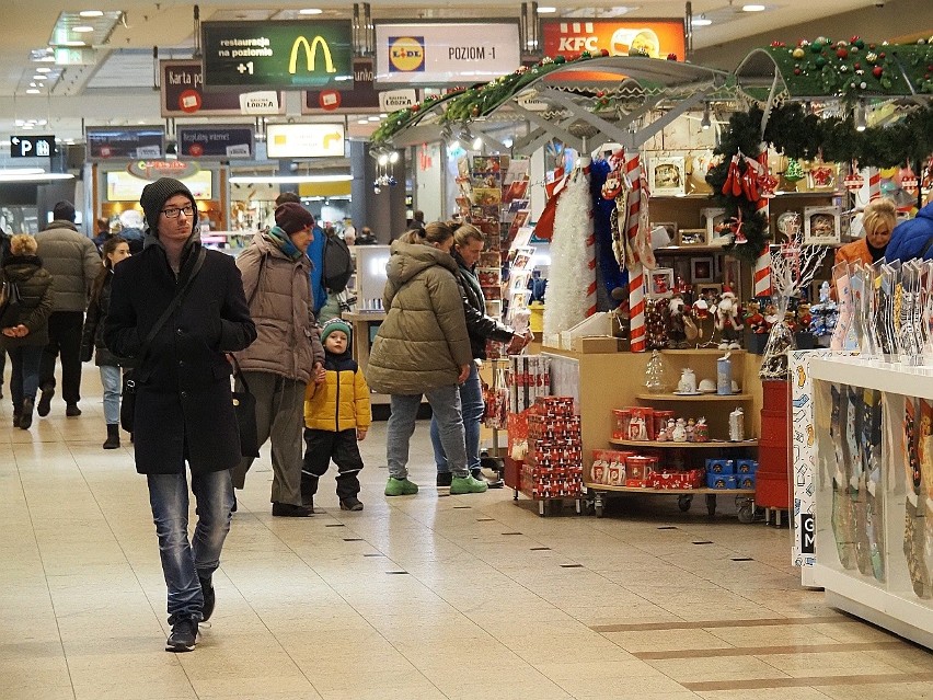 Niedziele handlowe przed świętami - czy 10 grudnia sklepy będą czynne? 