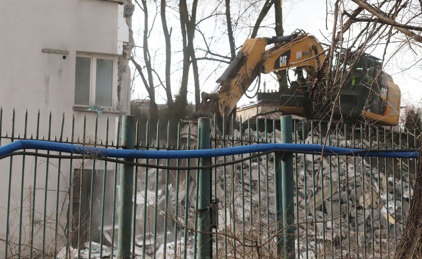 Betonox rozpoczął wyburzanie dawnego sądu przy ulicy Struga.