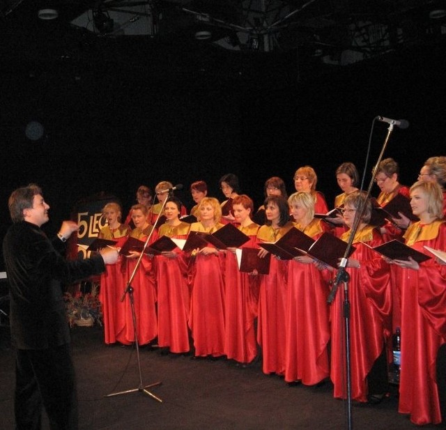 Podczas koncertu z okazji swojego pięciolecia chór Festa Allegra pod dyrekcją Piotra Bąbolewskiego zaśpiewał między innymi znany utwór "O sole Mio!&#8221;.