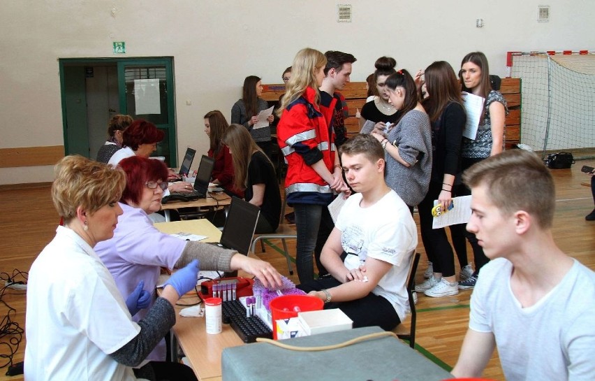 Akcja krwiodawstwa w VI Liceum Ogólnokształcącym w Kielcach 
