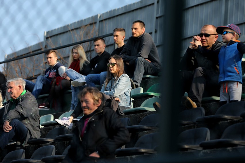 Górnik Wieliczka - Orzeł Ryczów, kibice na stadionie w...