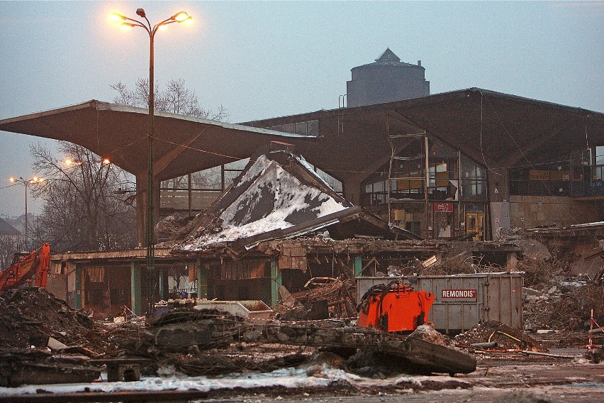 W grudniu 2019 minie 9 lat od rozbiórki brutalistycznego...