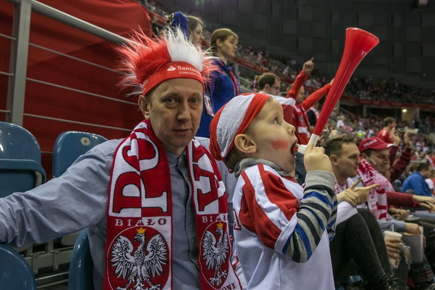 Euro 2016. Doping kibiców na meczu Polska - Macedonia [ZDJĘCIA]