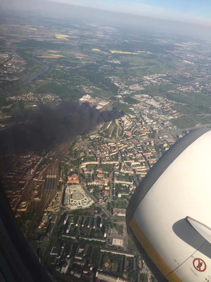 Ogromny pożar na Pięknej we Wrocławiu [ZDJĘCIA, WIDEO]