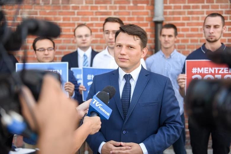 Podczas zwołanej konferencji prasowej Sławomir Mentzen, były...