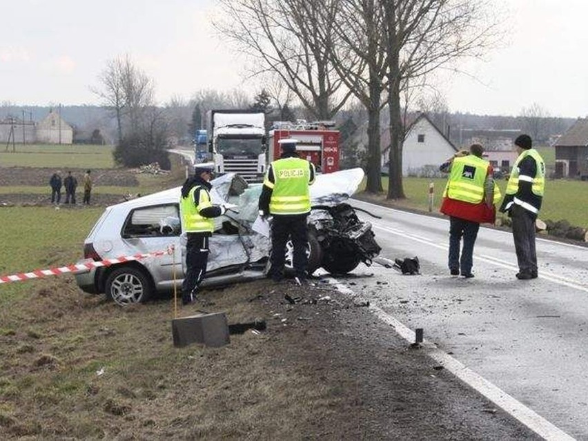 Tragiczny wypadek w miejscowości Proszyska. Nie żyje 24-letnia kobieta [zdjęcia, nowe informacje]