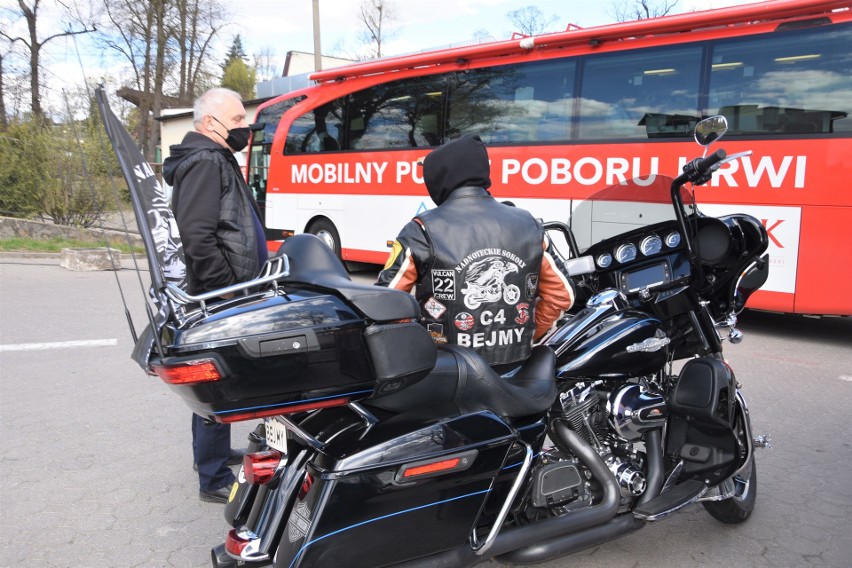 Mirosław Bejma czekał na kolegów z klubu motocyklowego  na...