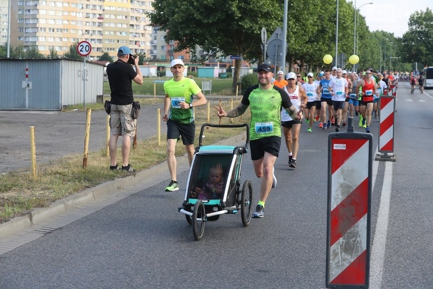 Maraton Szczeciński 2018: pół tysiąca biegaczy! [DUŻO ZDJĘĆ, WIDEO]