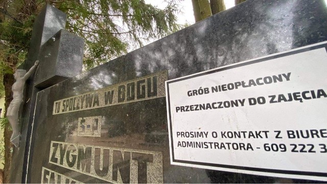 Na cmentarzu przy Żwirowej w Gorzowie na nagrobkach pojawiły się niewielkie kartki z napisem „Grób nieopłacony - przeznaczony do zajęcia”.