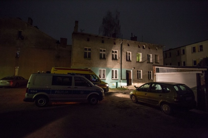 Tajemnicza śmierć kobiety w mieszkaniu przy ulicy Długosza w Słupsku