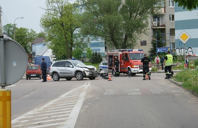 Na miejsce wypadku przybyła policja i straż pożarna