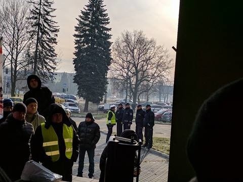 Opony płonęły pod siedzibą SRK, kopalnia Krupiński szykuje się do protestu