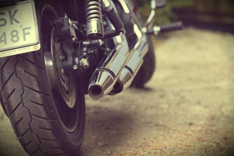 Testujemy: Harley-Davidson Dyna Street Bob Special Edition -...