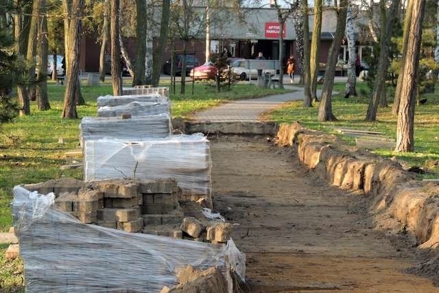 Zakończenie rewitalizacji parku w sektorze „Maciej” na osiedlu „Na Skarpie” przewidywano w czerwcu