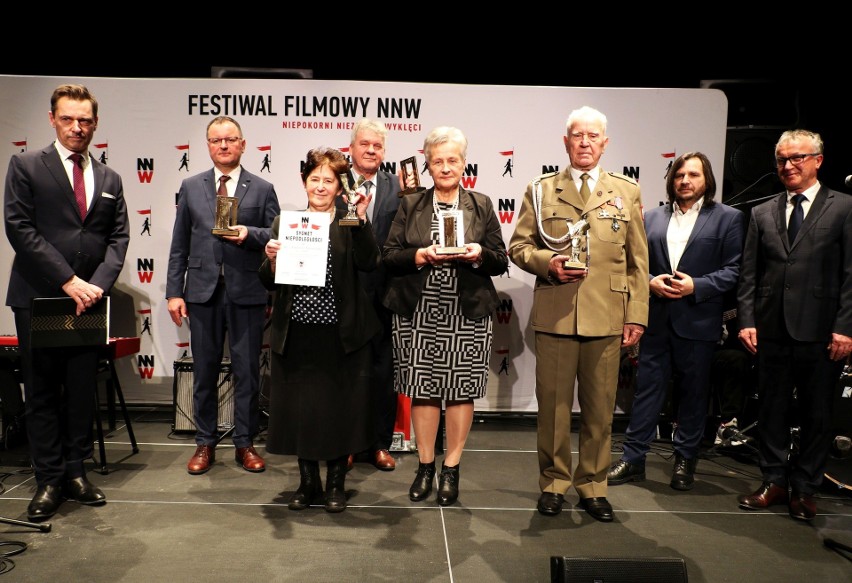 Muzeum Żołnierzy Wyklętych zaprosiło we wtorek 20.12.2022 na galę finałową Retrospektywy Festiwalu Filmowego NNW w Ostrołęce. Zdjęcia