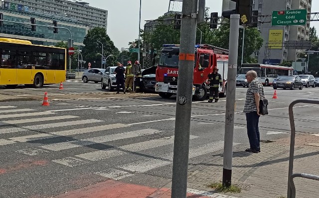 Wypadek w Katowicach na skrzyżowaniu ulic Sokolskiej i Chorzowskiej.