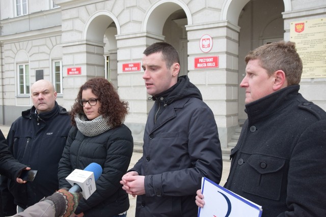 Działacze partii Wolność. Od lewej: Krzysztof Kasza, Julia Polakowska, Dawid Lewicki, Krzysztof Pająk.