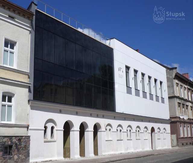 Nowa siedziba teatru w Słupsku, która miała być otwarta 10 października.