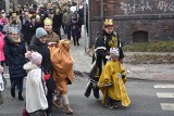 Orszak Trzech Króli w Rybniku - Chwałowicach idzie do stajenki na Wilusiowym Polu [ZDJECIA + WIDEO]