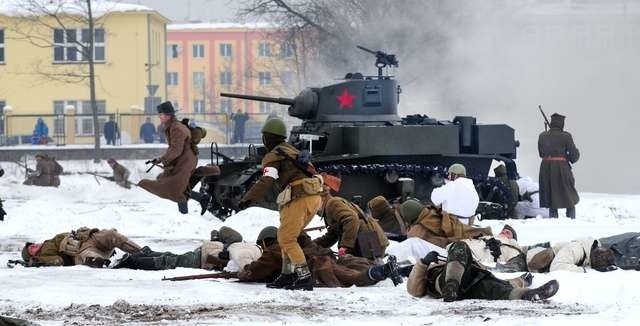 Rekonstrukcje to ciekawa forma propagowania historii, a bydgoszczanie z chęcią oglądają wojenne inscenizacje, organizowane o każdej porze roku. Na szczęście, do wypadków w ich trakcie dochodzi bardzo rzadko