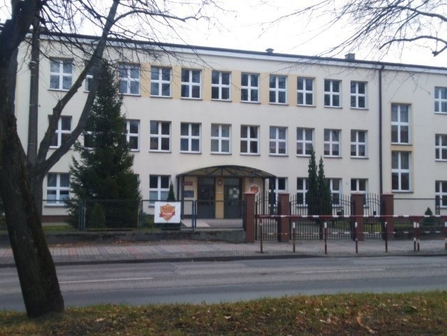 Budynek Liceum nr 1 w Hajnówce - zostanie on zmodernizowany w ramach dofinansowania