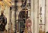 Mężczyzna wszedł nago na ołtarz bazyliki św. Piotra w Watykanie. Chciał zamanifestować przeciwko wojnie na Ukrainie