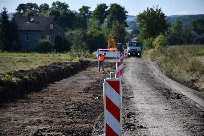 Powiat miechowski. Modernizują drogę z Książa Małego do Boczkowic