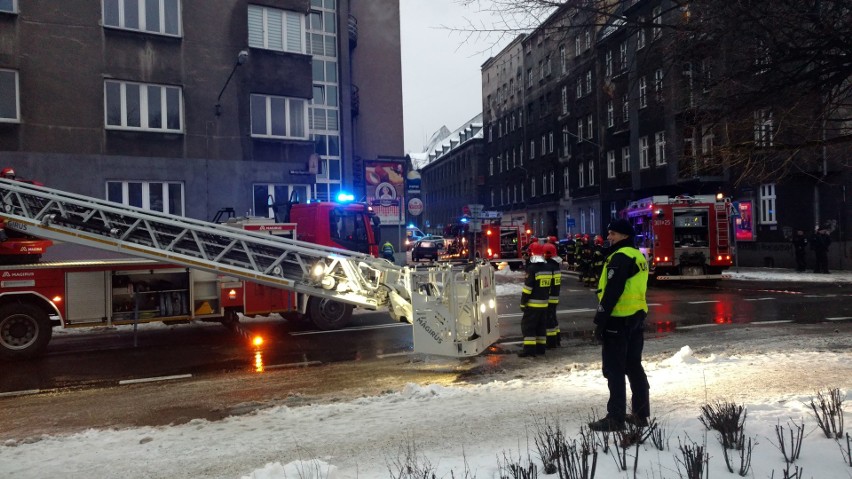 Pożar w Katowicach wybuchł w niedzielę około godz. 15 w...