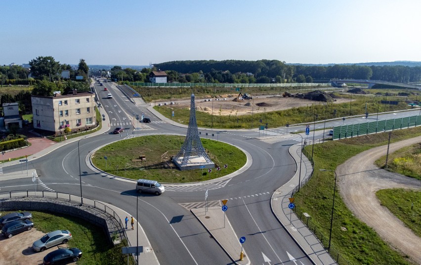 Wieża Eiffla stanęła na rondzie Niedobczyce-Paryż. Będzie...