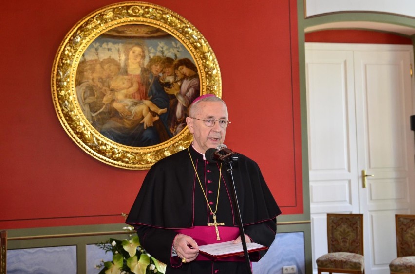 Arcybiskup Stanisław Gądecki, kardynał Stanisław Dziwisz i...