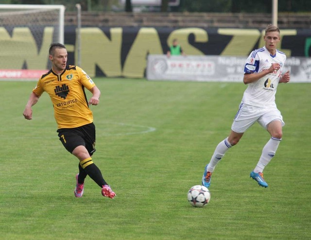 Grzegorz Goncerz (z lewej) strzelił 10 z 18 goli zdobytych w tej rundzie przez GKS Katowice