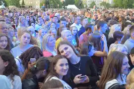 Disco pod Gwiazdami. Zobacz zdjęcia publiczności. Bawiłeś się na koncercie? Znajdź siebie w tłumie