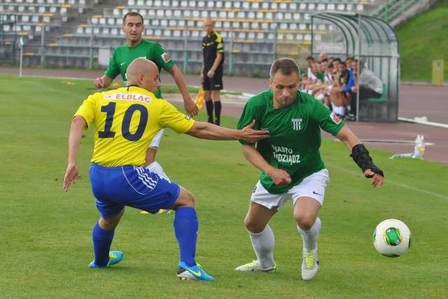 Piłkarze Olimpii (w zielonej koszulce Adam Cieśliński) najpierw zagrają ze Stomilem Olsztyn, a potem Drwęcą Nowe Miasto Lubawskie. Oba mecze odbędą się jutro