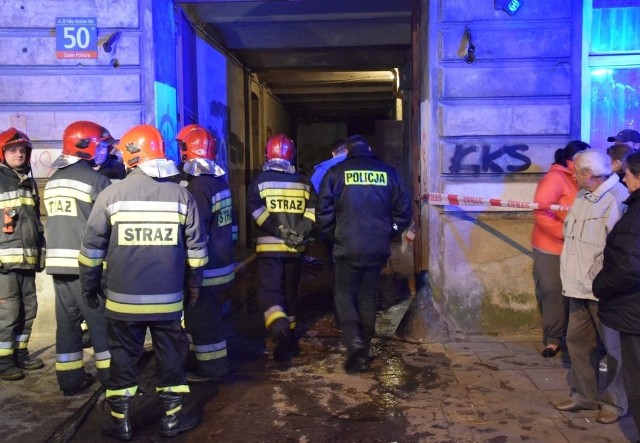 W poniedziałek wieczorem wybuchł pożar w kamienicy przy ul Strzelców Kaniowskich.