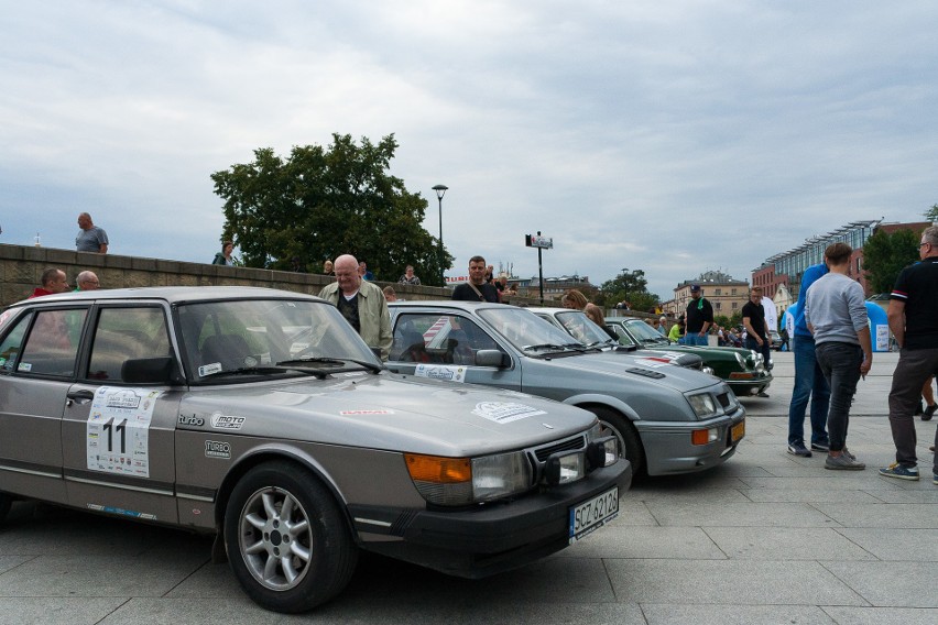 Kraków. Blisko 40 załóg ścigało się na drogach Małopolski w rajdach aut historycznych i elektrycznych