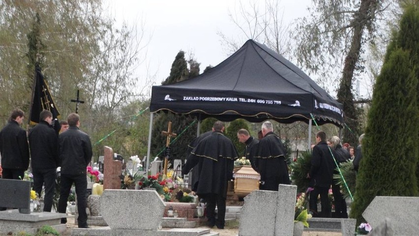 Boruja Kościelna: Pogrzeb rowerzysty, który zginął w wypadku