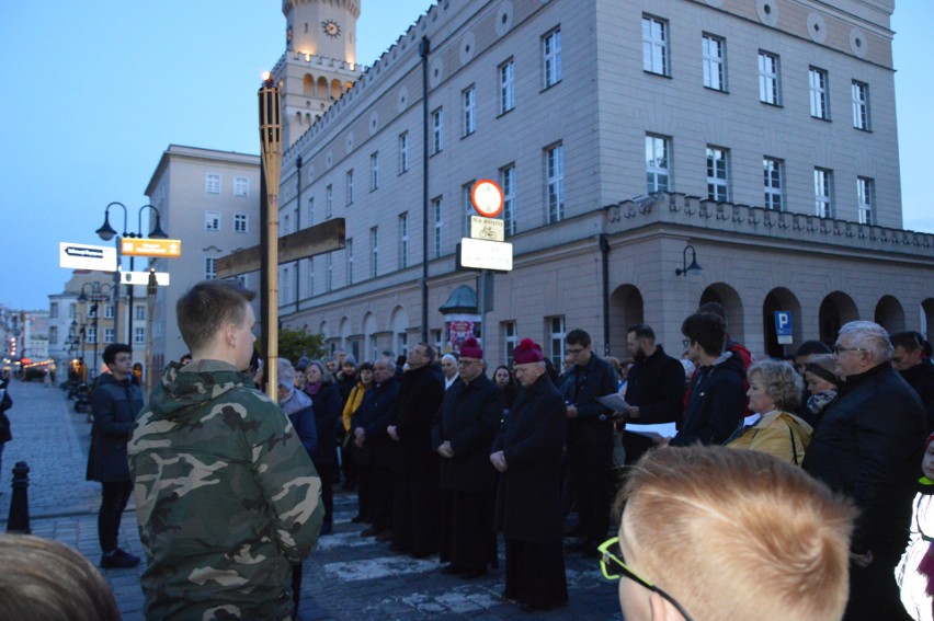 Jedna ze stacji została odprawiona przed ratuszem.