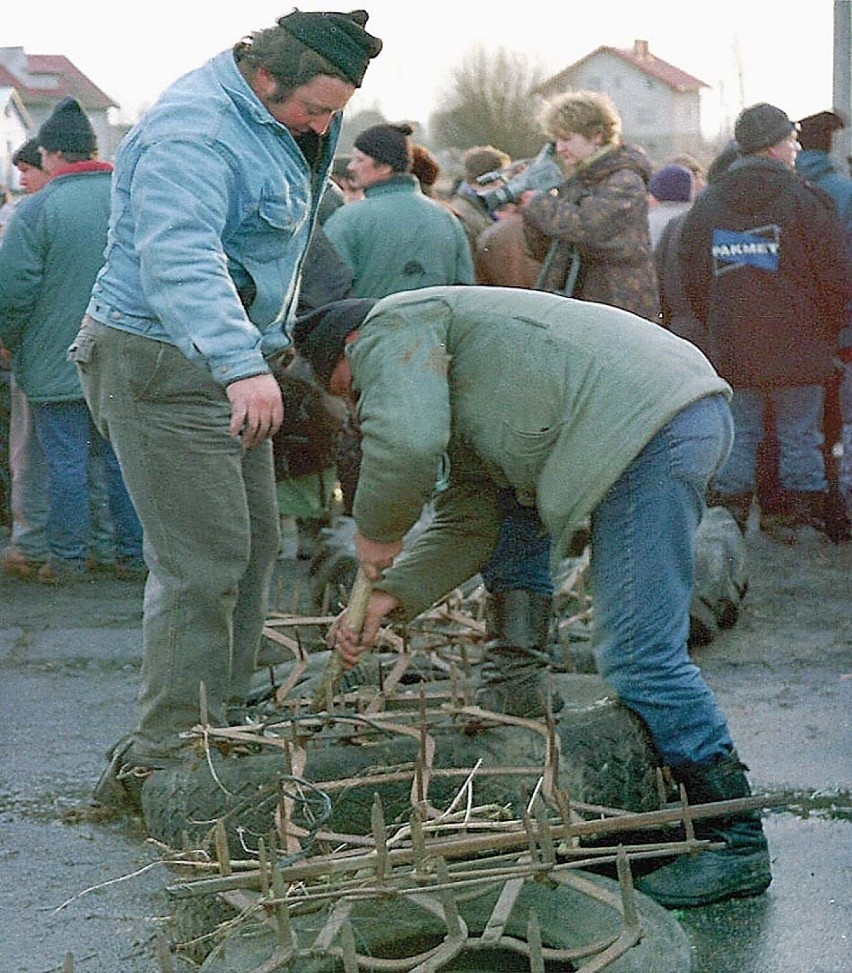 W czwartek 27 maja 1999 roku doszło do rolniczej blokady i...