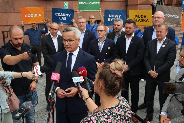 Jeden z kandydatów, były wiceprezydent Krzysztof Mejer, otrzymał głosy poparcia różnych środowisk. Zobacz kolejne zdjęcia. Przesuwaj zdjęcia w prawo - naciśnij strzałkę lub przycisk NASTĘPNE