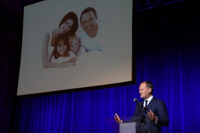 Listopad 2012. Premier Donald Tusk podczas konferencji w Filharmonii Opolskiej na temat Specjalnej Strefy Demograficznej w województwie opolskim.