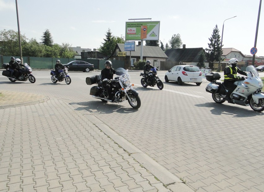 Piknik samochodowy na rzecz chorego Krzysia Czupryna w Radomiu