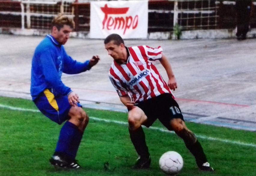 Cracovia - LKS Niedźwiedź (2002). Przy piłce nieżyjący już...