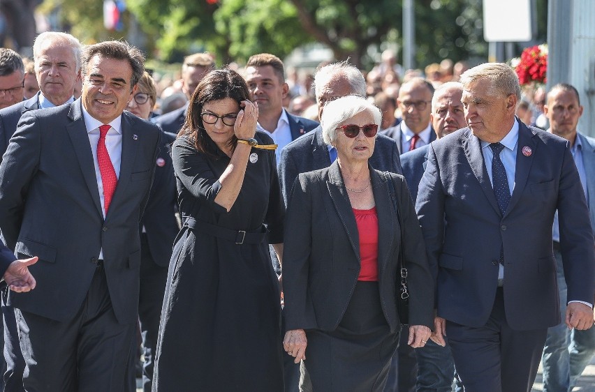 NSZZ "Solidarność" odpowiada na emocjonalne słowa Danuty Wałęsy o "złodziejach"