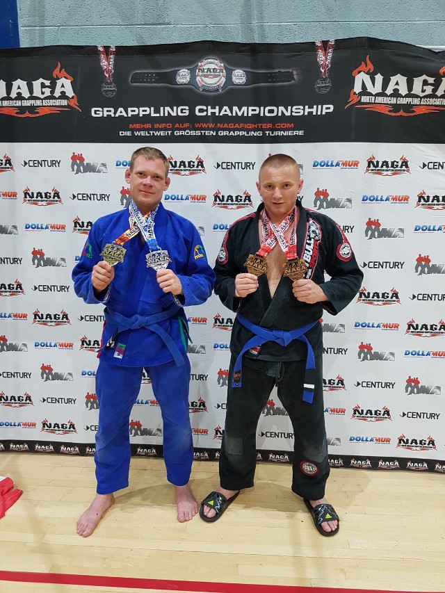 W Dublinie odbył się międzynarodowy turniej brazylijskiego jiu-jitsu NAGA Ireland Grappling Championship 2016. Klub Sportowy Serpentes Słupsk reprezentowany był przez Artura Kęskę i Karola Słowika.