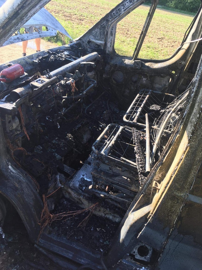 Pożar samochodu prezesa OSP Chorody. Samochód spłonął...