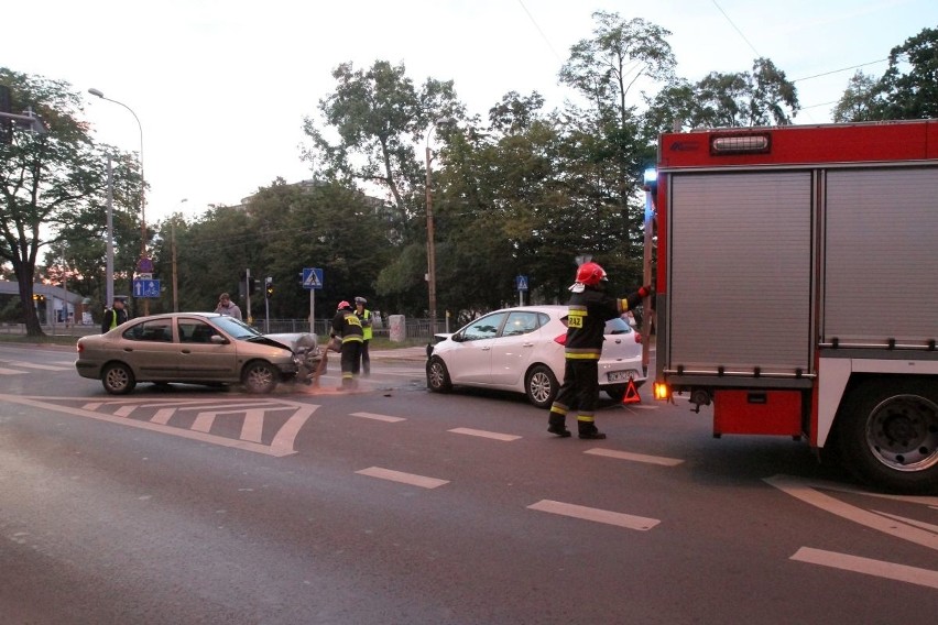 Wypadek na wjeździe na parking przy Hali Ludowej