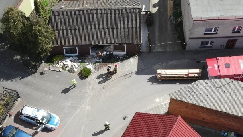 Ciężarówka wjechała w budynek w Ostrorogu, na szczęście nikt...